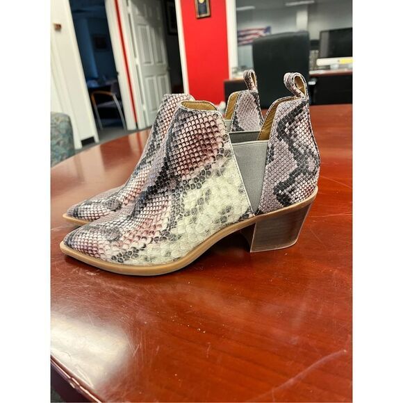 Dolce Vita Samy Mixed Snake Print Faux Leather Bootie sz 9 NWOT - Picture 4 of 6